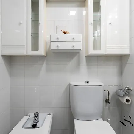 아파트 Seaview Retreat With Pool 2 베날마데나코스타