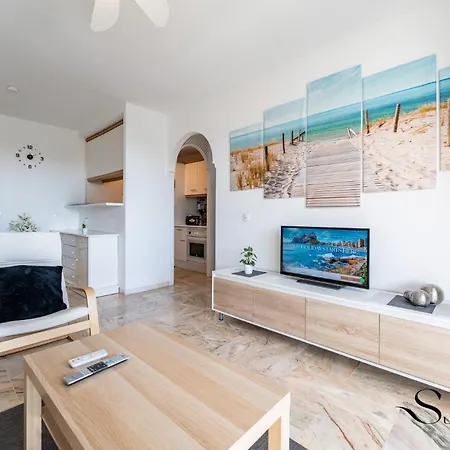 Seaview Retreat With Pool 2 베날마데나코스타